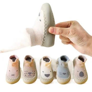 Модная брендовая обувь для новорожденных в кроватку, обувь для новорожденных девочек, резиновая подошва, противоскользящая вязаная обувь с героями мультфильмов на 1 год